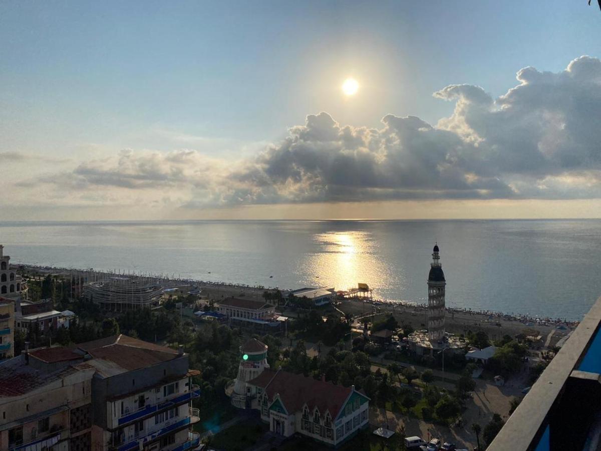 Sea View Apart-Hotel Orbi Twin Towers 1413 Batumi Exteriör bild